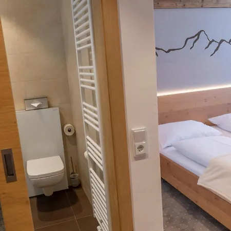 Berggasthof Edelweiss Konukevi