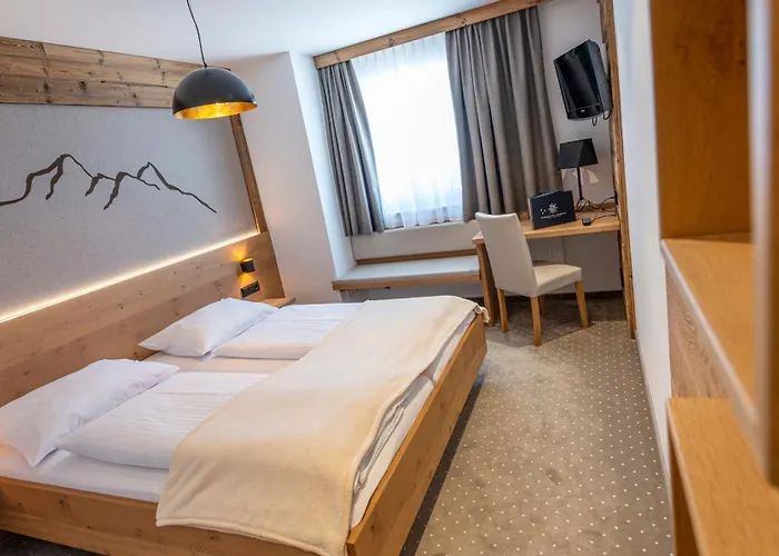 Berggasthof Edelweiss 3*