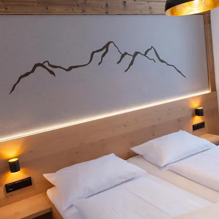 Berggasthof Edelweiss 3*